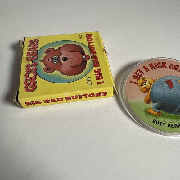 1985 Topps Gross Bears BUTT BEAR Vintage Big Bad Button Pin Garbage Pail Kids - Picture 5 of 5